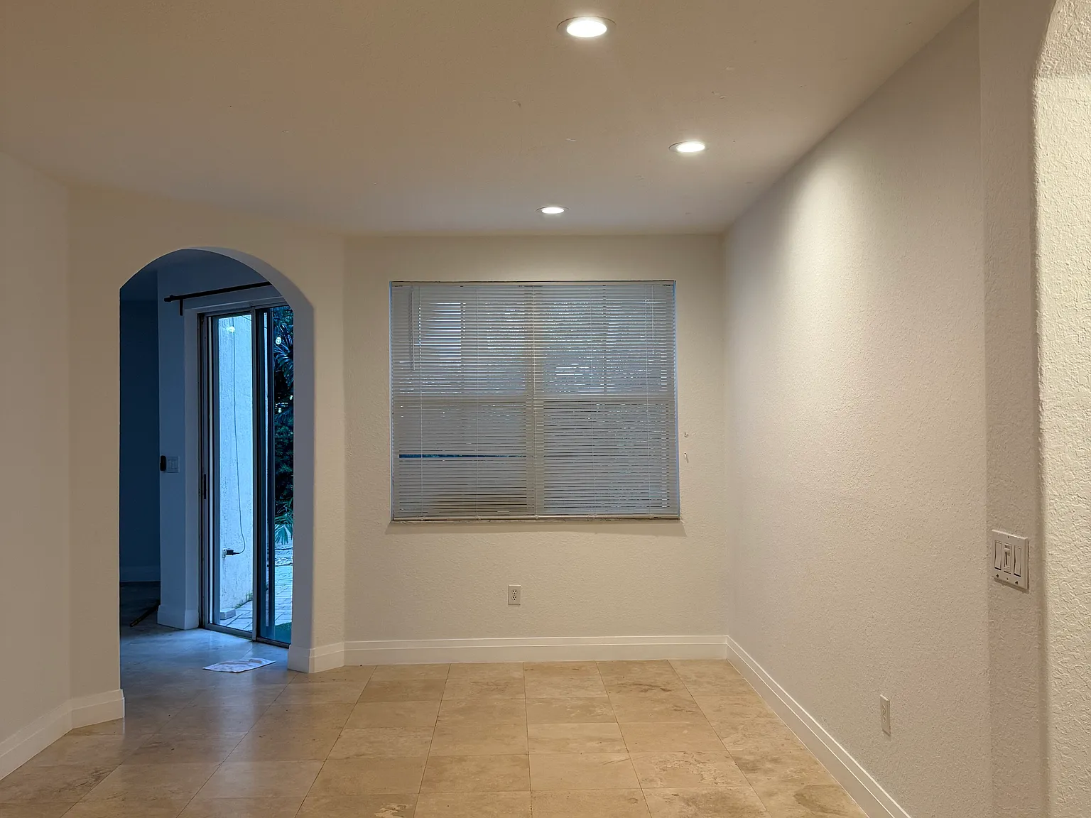 3 bed, 2.5 bath, 4700 sqft, $3,770 — Photo 1