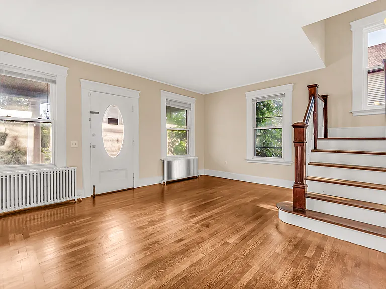 1035 Dixwell Ave — Photo 7