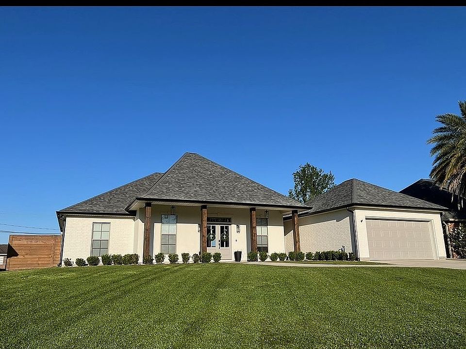 1st image of 115 Riverwood Dr