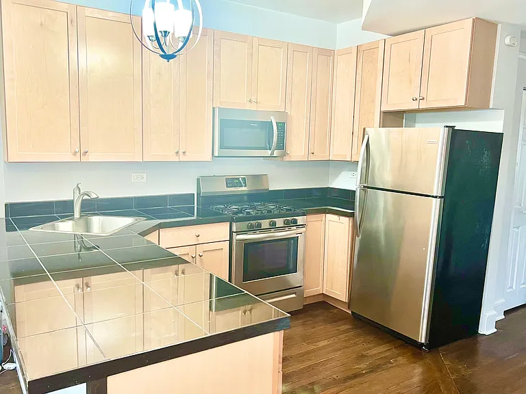 907 W Sheridan Rd #3 — Photo 17