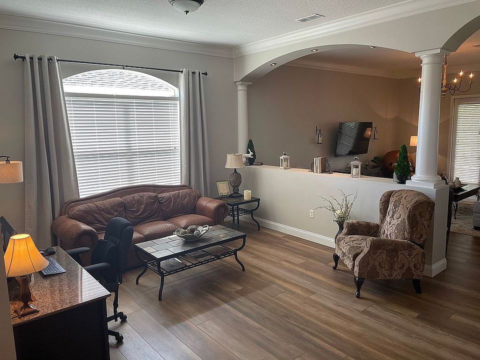 1st image of 204 Birkdale Dr