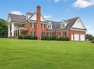 8350 Holler Farm Rd, Clemmons, NC 27012