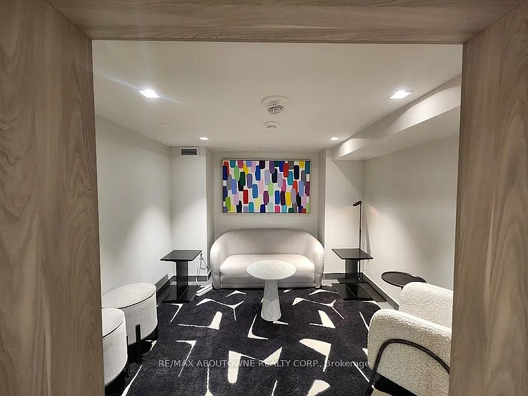 1 Jarvis St #902 — Photo 14