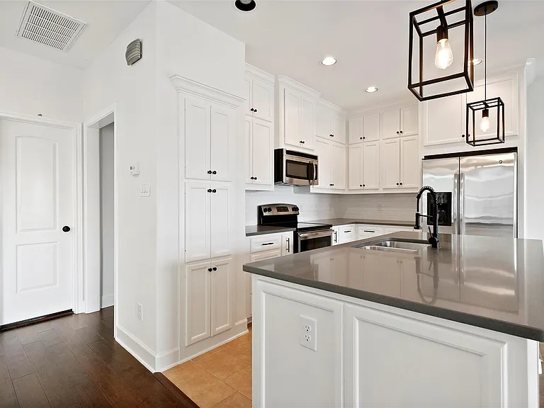 5408 Jonathan Ln — Photo 10