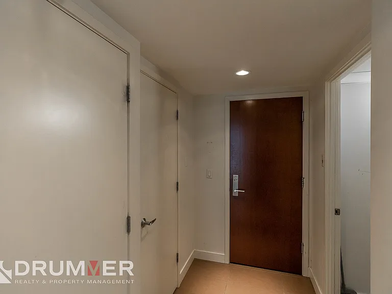 1118 12th Ave SW #1706 — Photo 22