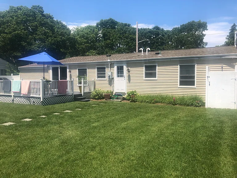 30 Tulip Ave — Photo 19