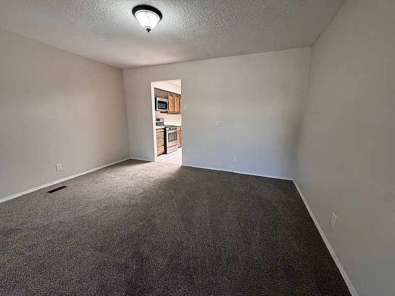 8902 Spain Rd NE — Photo 3