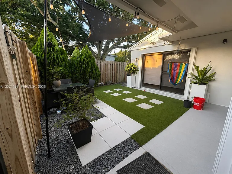 13290 NW 7th St — Photo 4