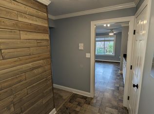 1 Woodland Dr, Cromwell, CT 06416