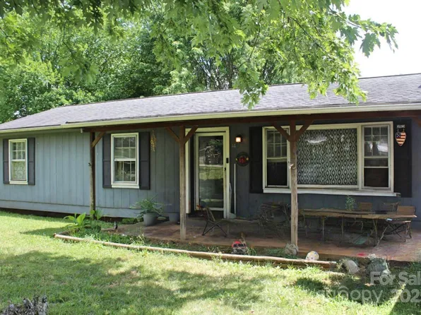 44 Candlelight Cir, Clyde, NC 28721