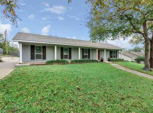 913 Sleepy Hollow Rd, Woodway, TX 76712