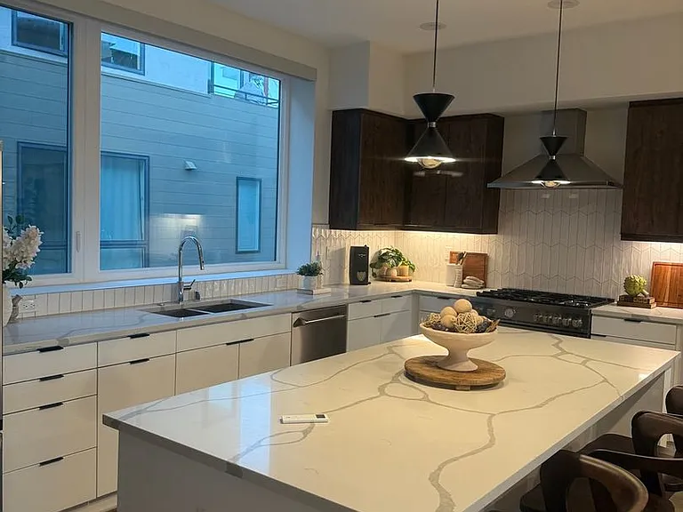 1056 N Joels Pl — Photo 25