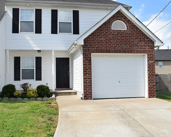 919 Tapoco Ct — Photo 1