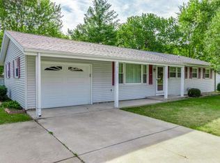 1617 Douglas St, Charleston, IL 61920