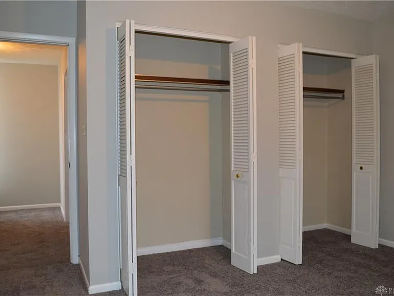 1215 Robbins Run Ct — Photo 18