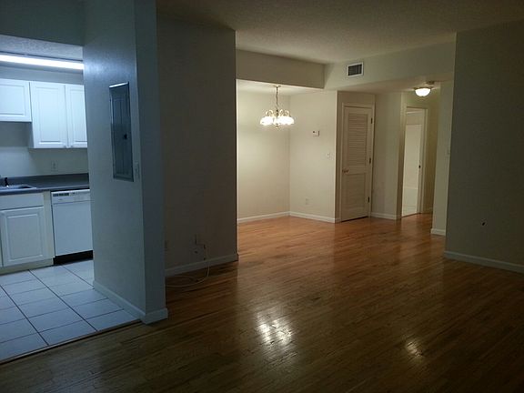 3rd image of 2006 S Carolina Ave APT 3