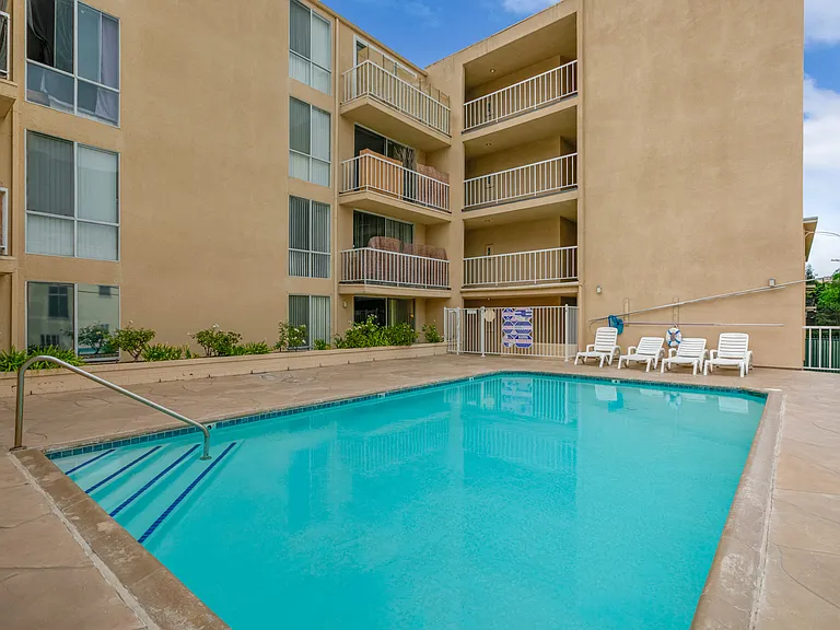 Wilshire Catalina Ritz — Photo 4