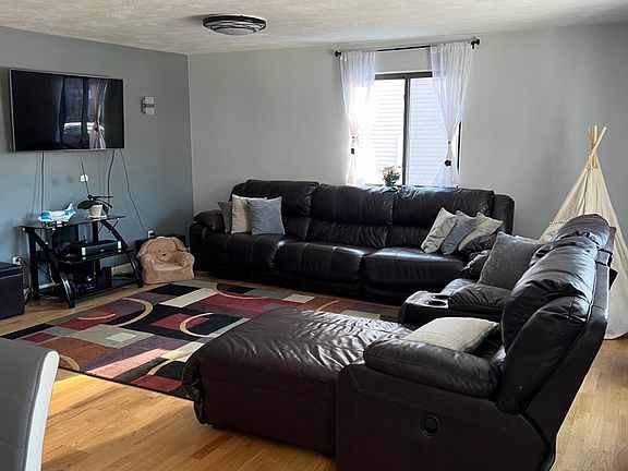 4th image of 55 Staffordshire Ln #D