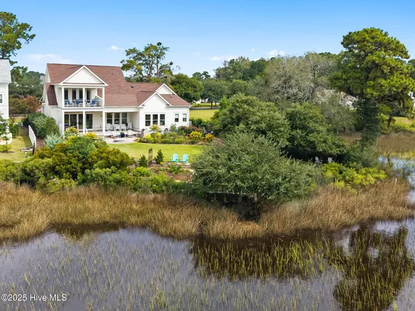 9279 Devaun Pointe Circle, Calabash, NC 28467