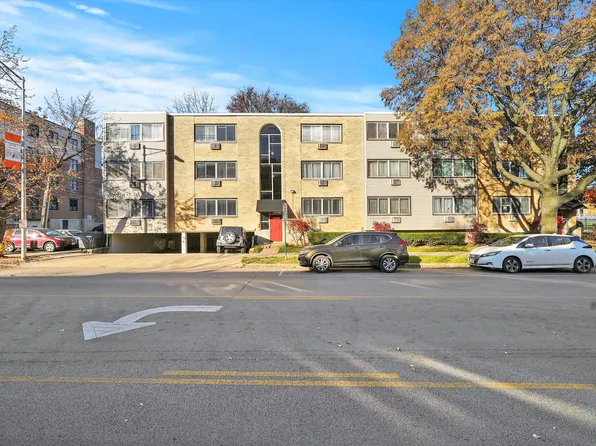 644 Lake St APT 3C, Oak Park, IL 60301