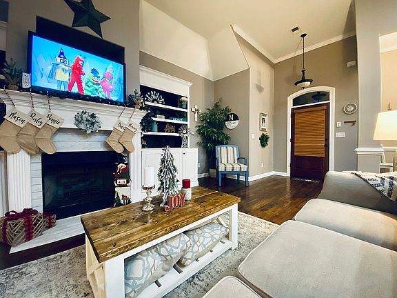 4th image of 2700 Summer Knoll Dr