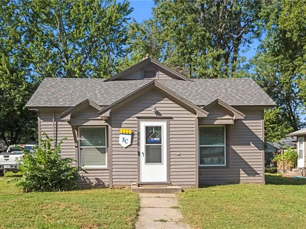 826 S Hickory St, Ottawa, KS 66067