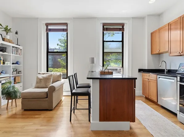 32 Yarmouth St #2, Boston, MA 02116