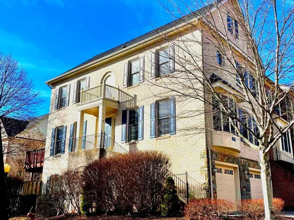 1030 Grand Oak Way, Rockville, MD 20852