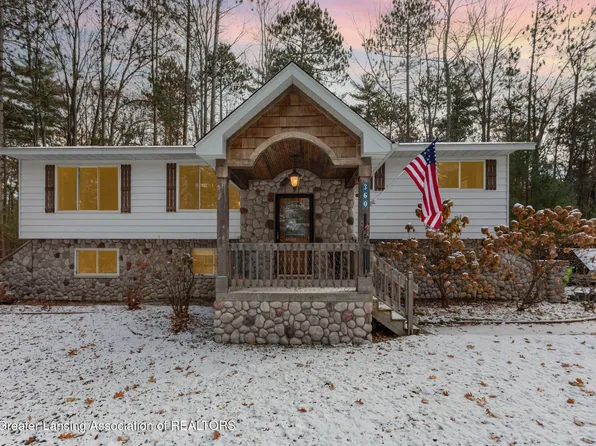 360 Chaney Point Dr, Roscommon, MI 48653