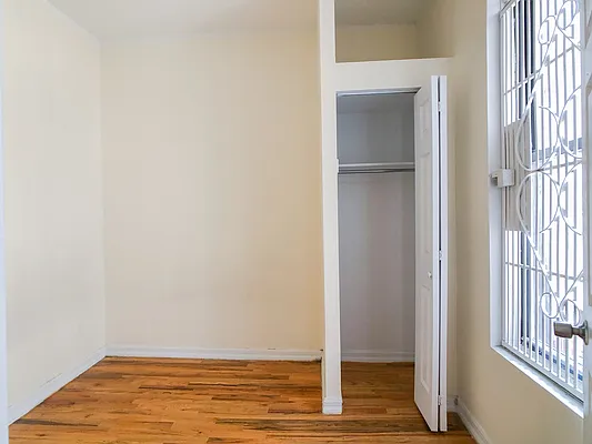 Rented by City Connections Realty | media 15