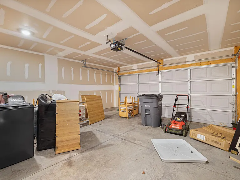 1124 Tay Sta — Photo 18