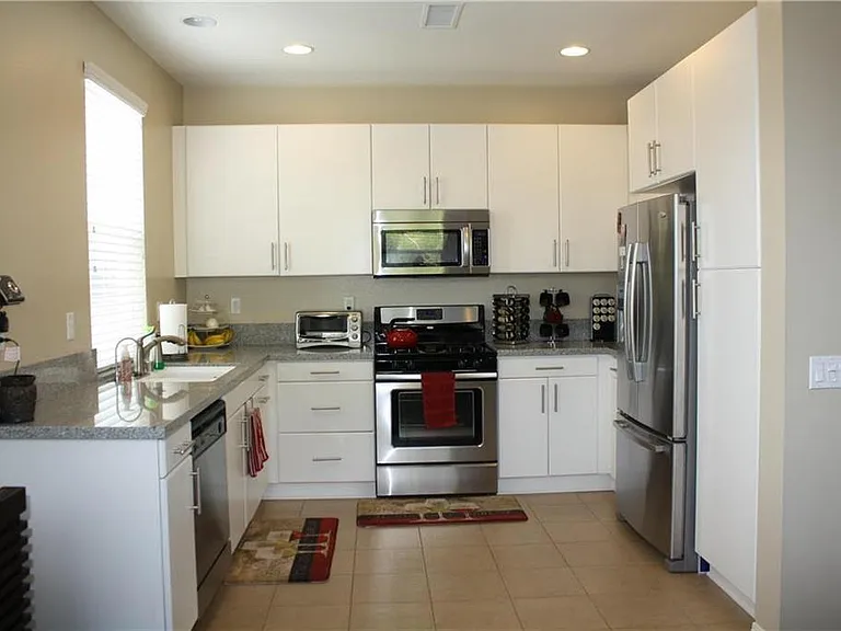179 Clementine Ct — Photo 10