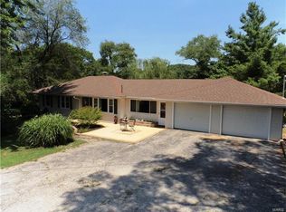 4301 East Dr, Arnold, MO 63010