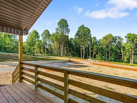 4th image of 2945 Little Creek Dr