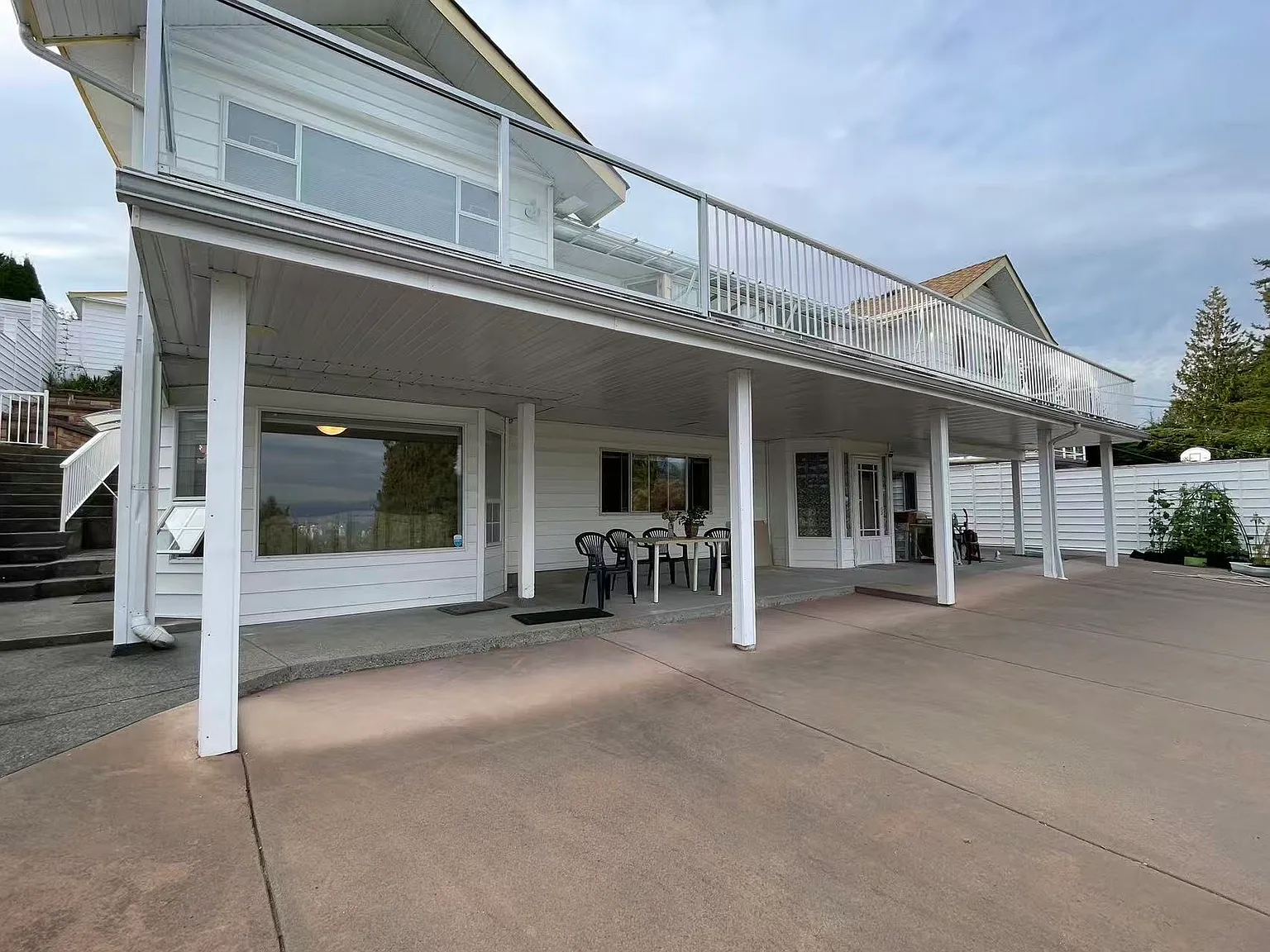 1021 Tuxedo Dr photo 1