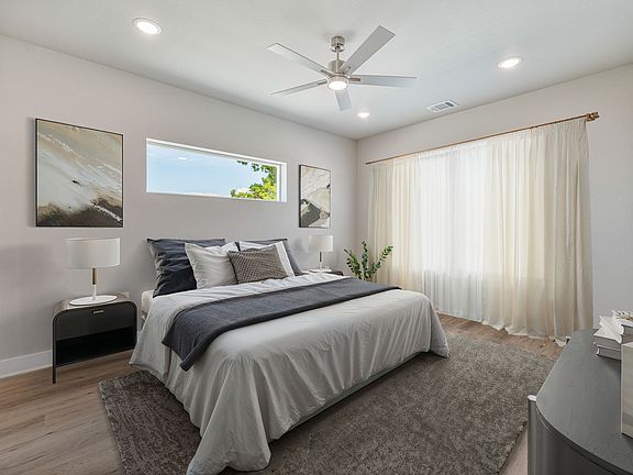 2nd image of 1541 Sophia Ave