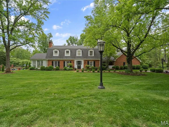 410 Steeplechase Ln, Saint Louis, MO 63131