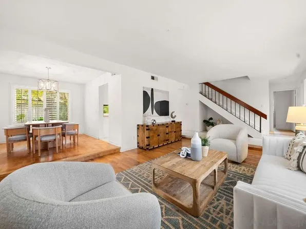 2210 Valley Rd, Oceanside, CA 92056