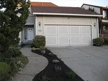 1266 Canterbury photo 1