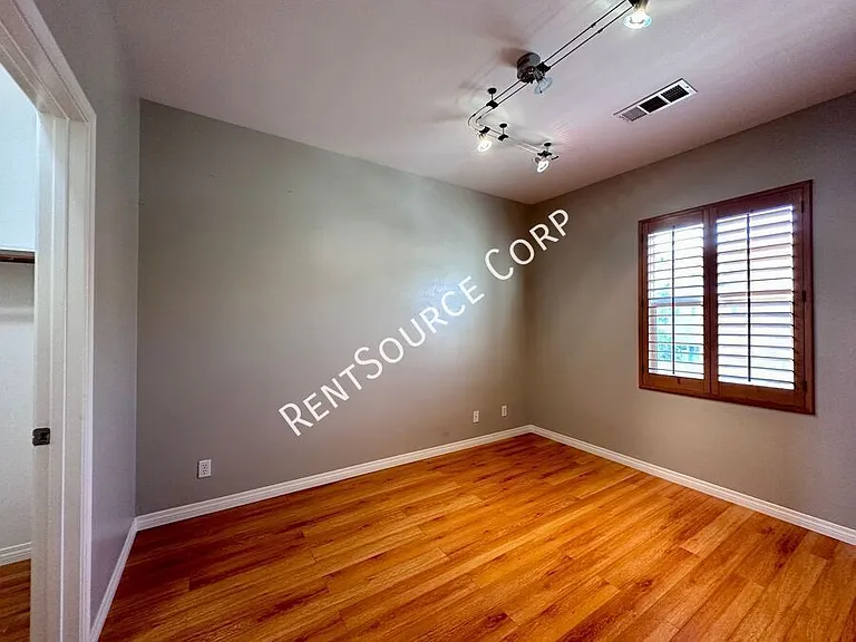 28479 Falcon Crest Dr — Photo 32