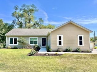 407 N Front St, Burlington, WI 53105