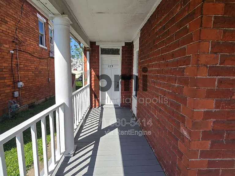 153 S Cypress Ave — Photo 4