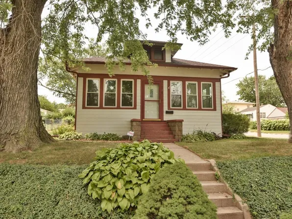 2218 N 48th St, Omaha, NE 68104