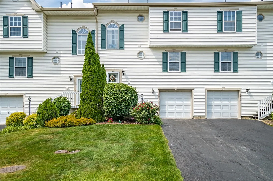 1415 Yorktown Dr photo 1