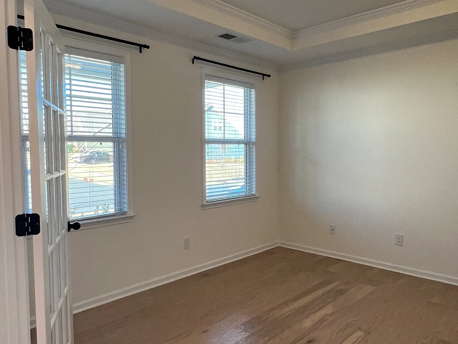 4 bed, 3.5 bath, 3314 sqft, $3,100 — Photo 2