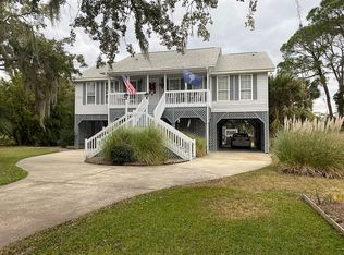 61 Rice Ln, Edisto Island, SC 29438