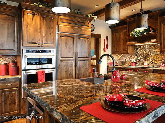 4th image of 166 Aspen Ridge Trl