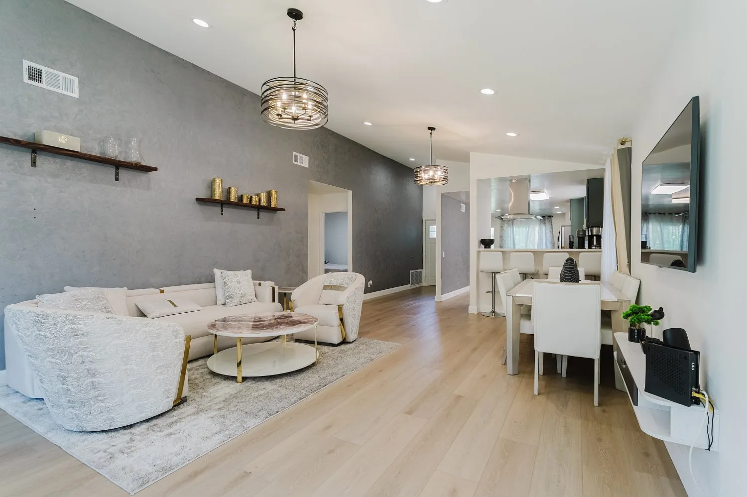 4 bed, 1593 sqft, $5,900 — Photo 4