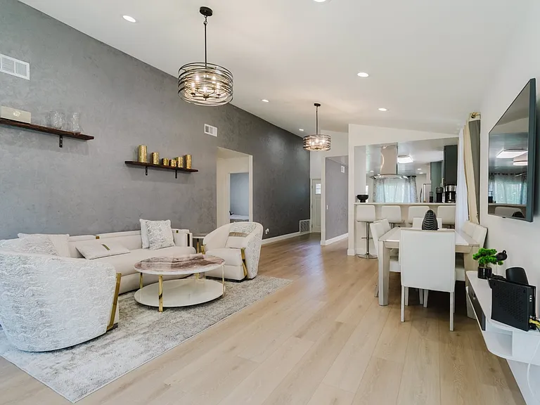 23128 Calvello Dr — Photo 4
