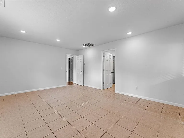 1666 Oakland Ave — Photo 15